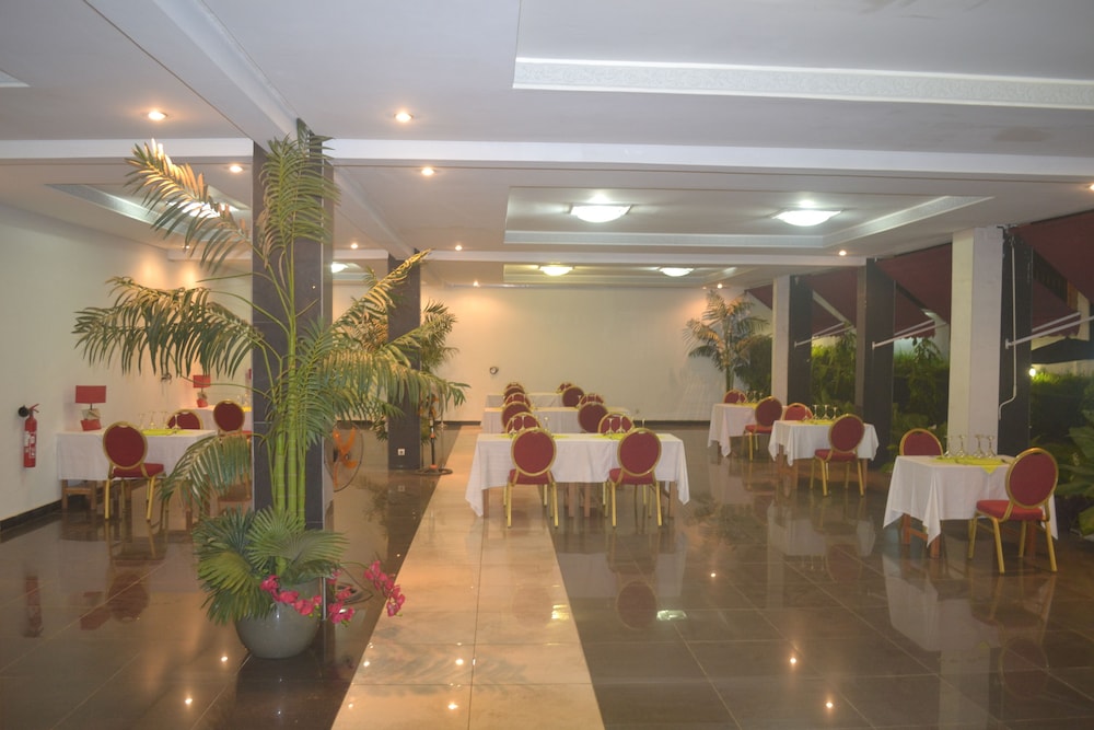 Le Jardin D'eden 2 23/45