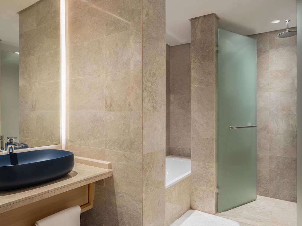 Maani Muscat Hotel & Suites 37/59