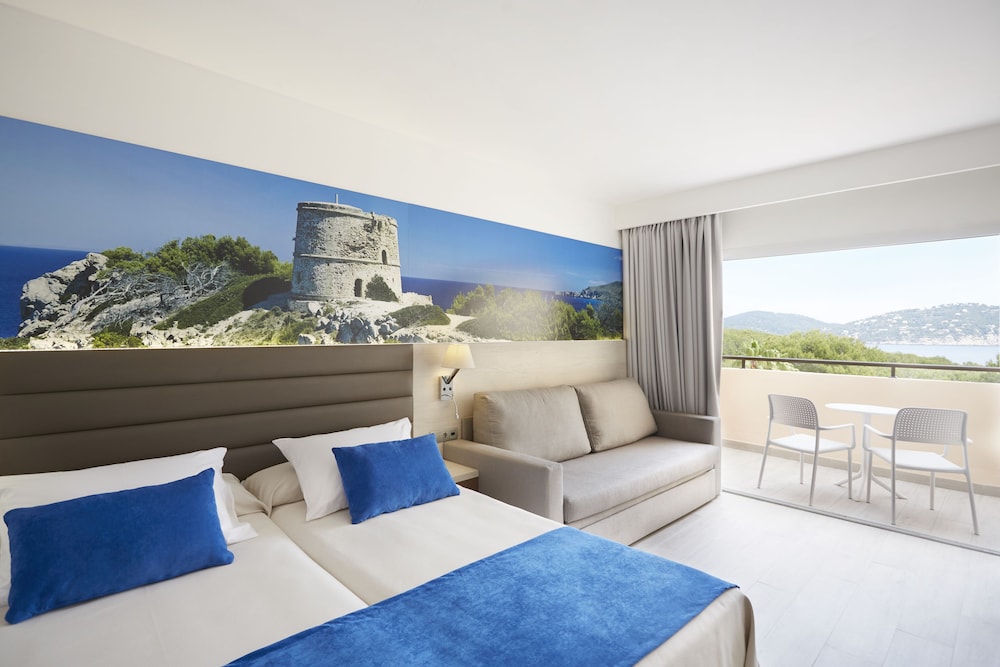 Invisa Hotel Club Cala Blanca 33/44