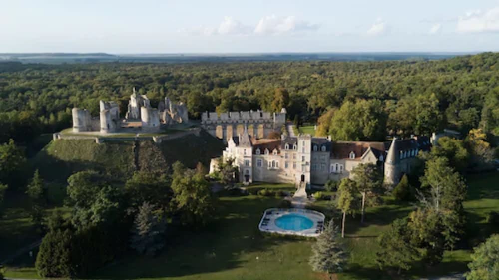 CHATEAU DE FERE HOTEL 37/50