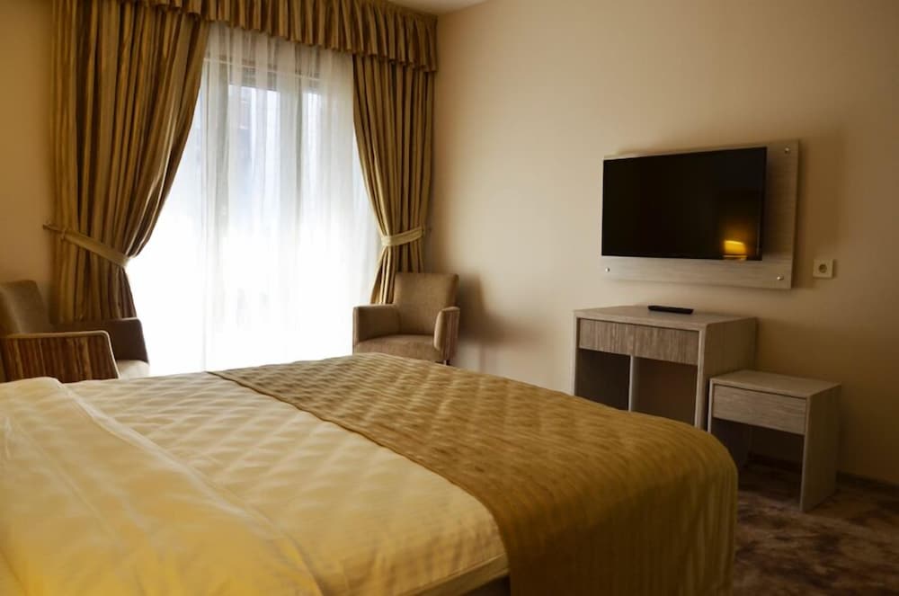 Orya Hotel 21/63