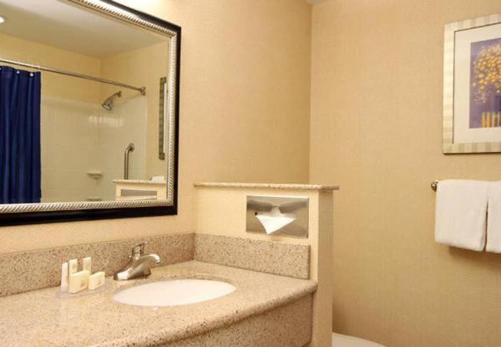 Courtyard by Marriott Dayton Beavercreek 19/61