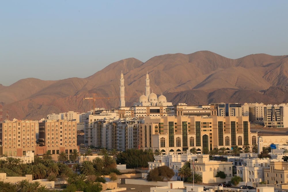 Muscat Inn Hotel 33/40