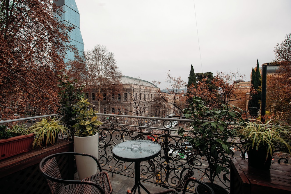 Hotel Rustaveli 42/50