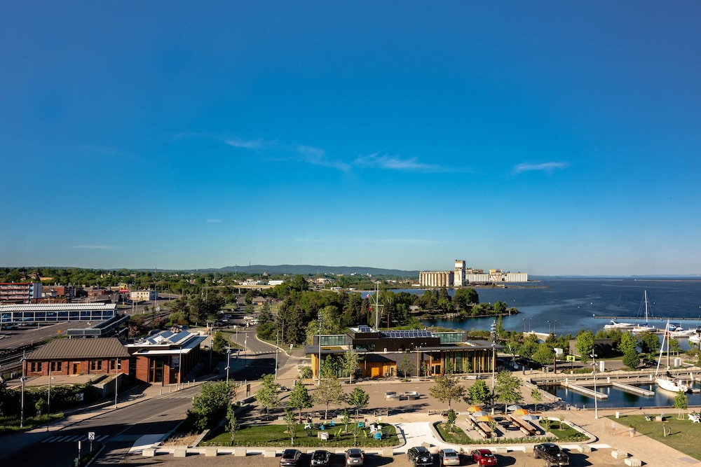 Delta Hotels By Marriott Thunder Bay 5/51