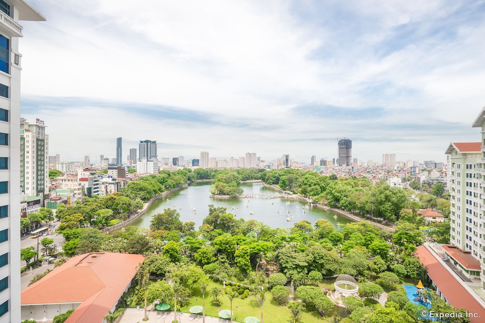 Hanoi Daewoo Hotel 82/84