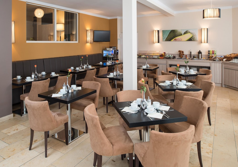 Hotel New Orly 52/65
