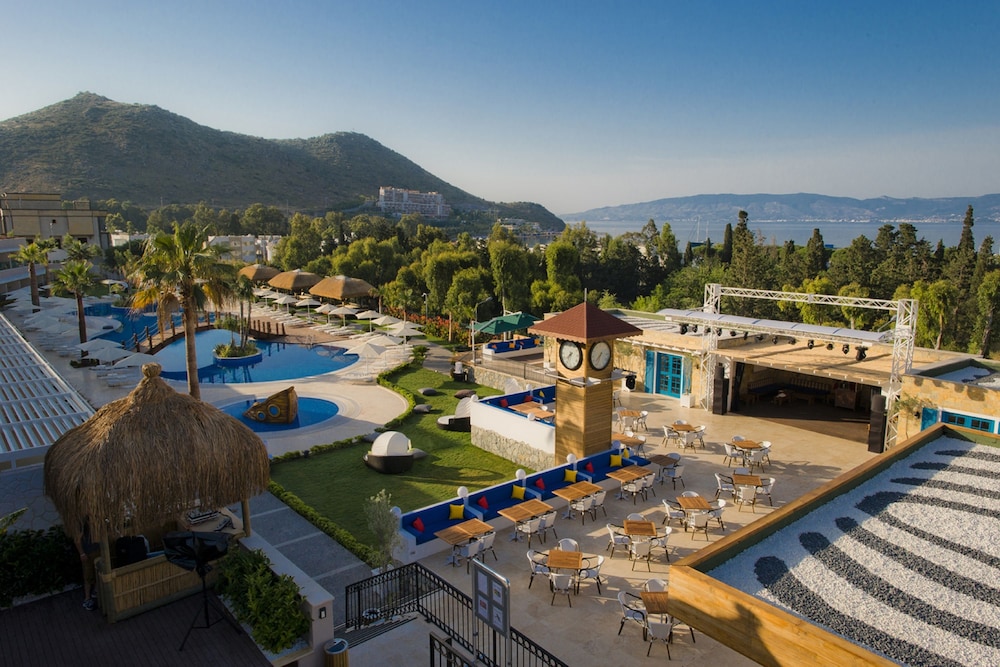 Bellazure Hotel 22/32