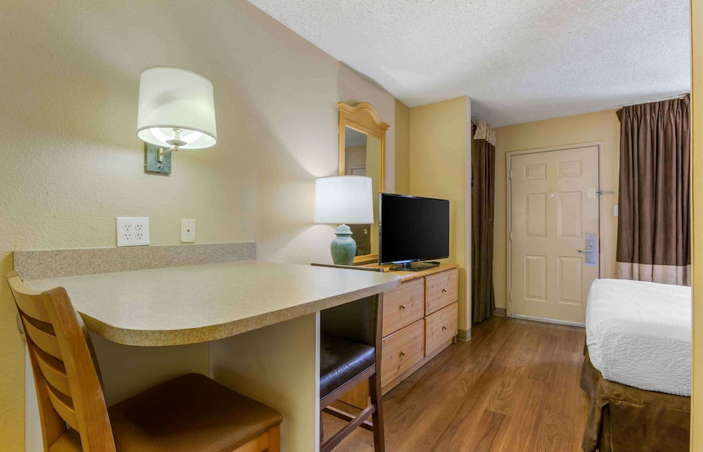 Extended Stay America Suites Phoenix Scottsdale Old Town 39/40