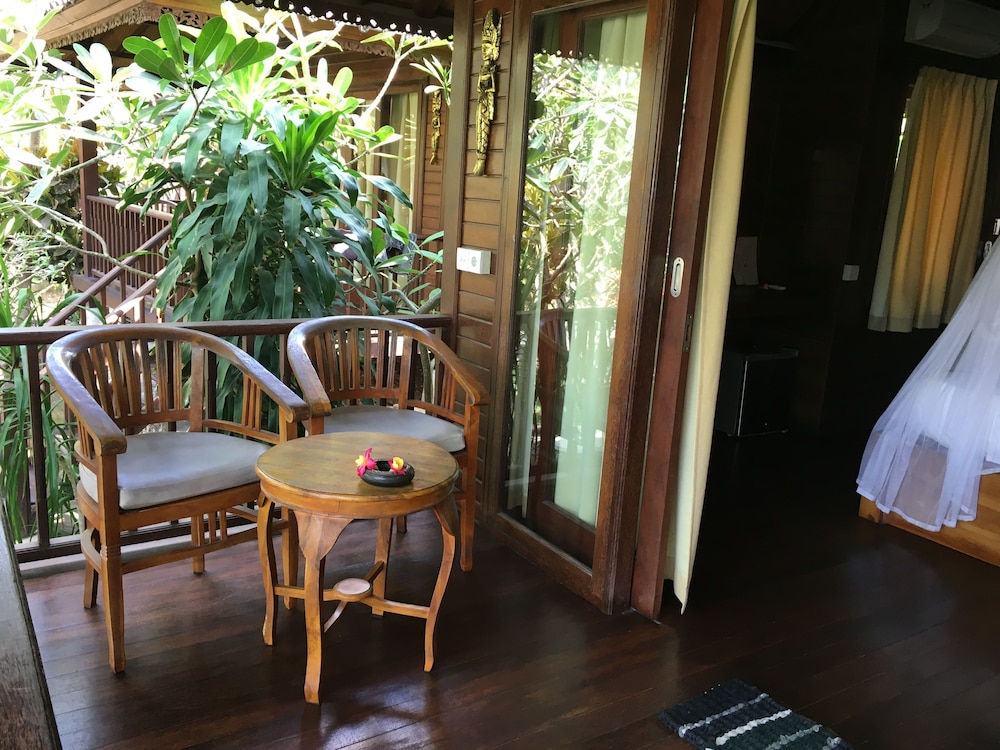 Cassava Bungalow 16/37