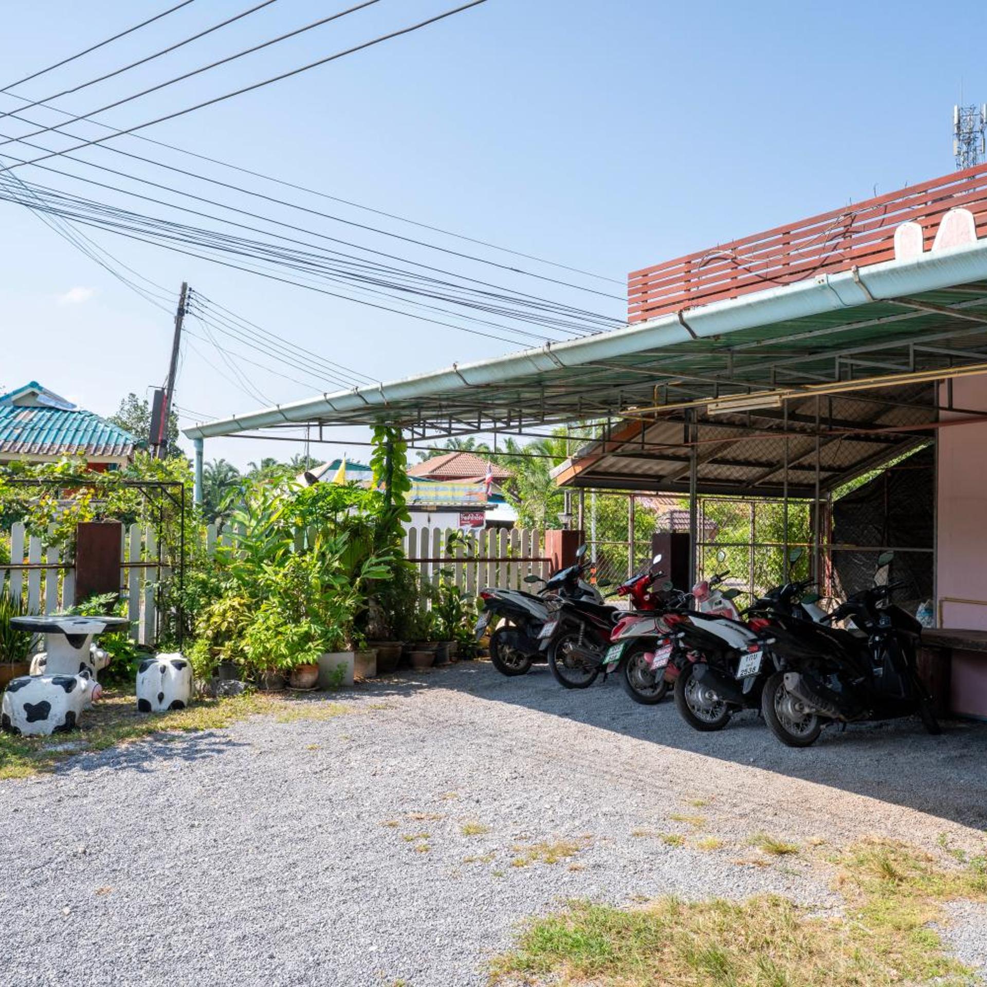 Phumthadarommanee Resort 36/43