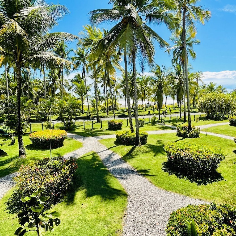 Cocomar Beachfront Hotel Island Resort 62/65
