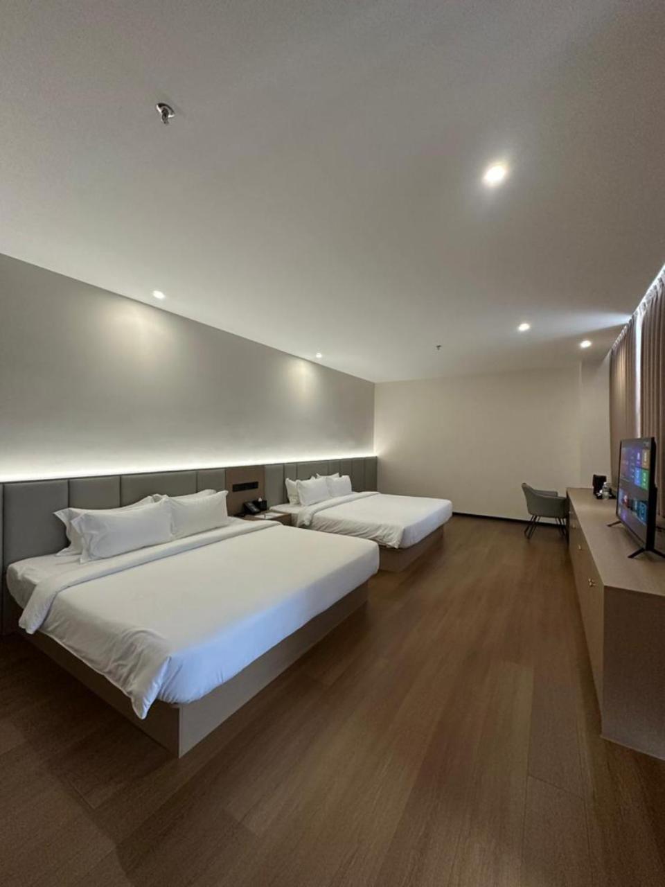 The MAJULAN Hotel 18/43