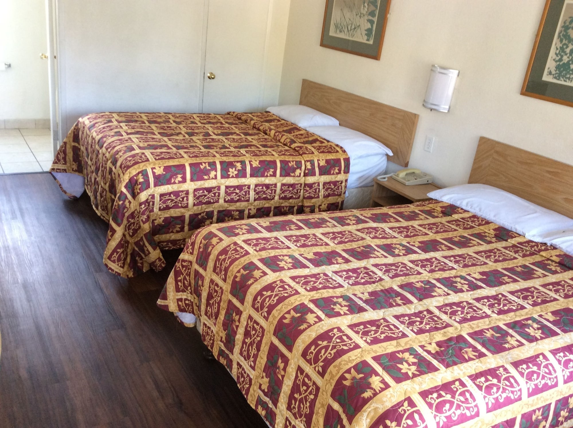 STANDARD, 2 QUEEN BEDS