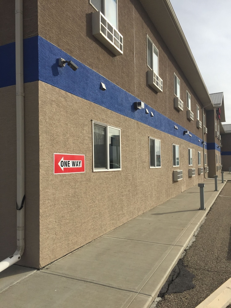 Travel Inn Suites Innisfail 3/46