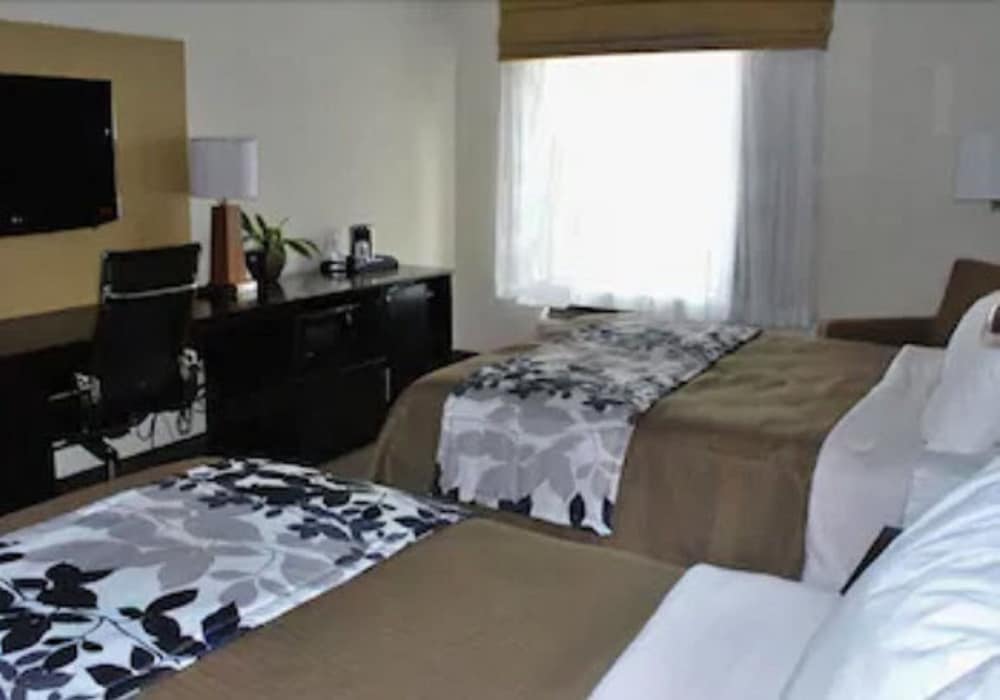 Express Inn & Suites 16/40