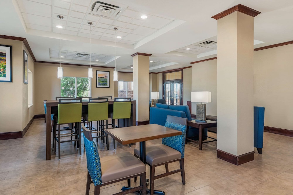 Comfort Inn & Suites Big Spring 32/39