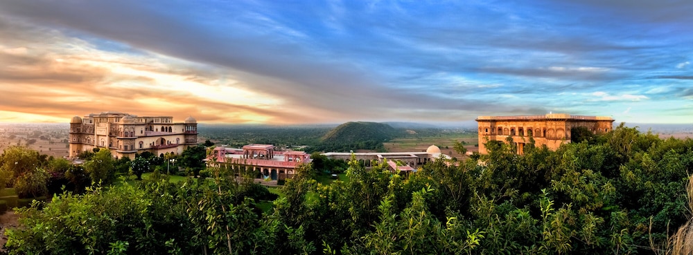 Neemrana’s Tijara Fort-Palace - 19th Century, Alwar 51/54