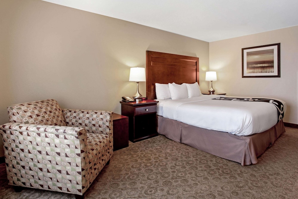 La Quinta Inn & Suites by Wyndham Bismarck 18/62