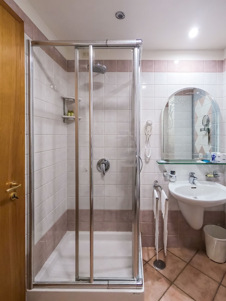 Hotel Martino 34/36