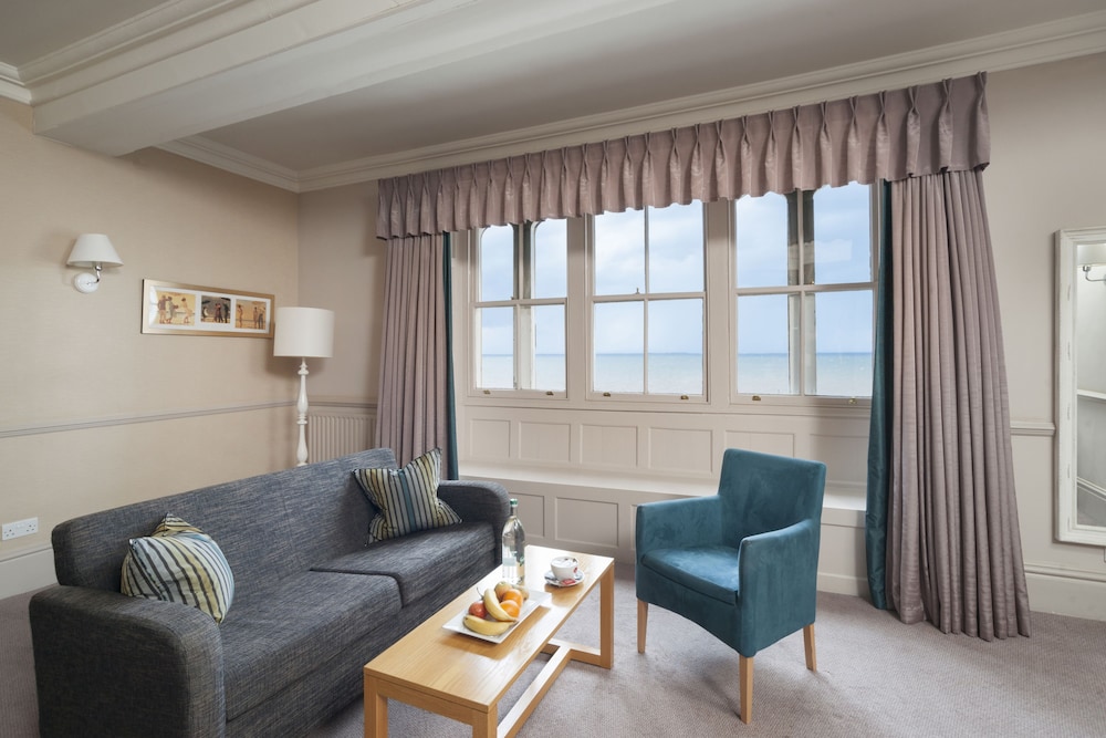 The Imperial Hotel Tenby 32/40