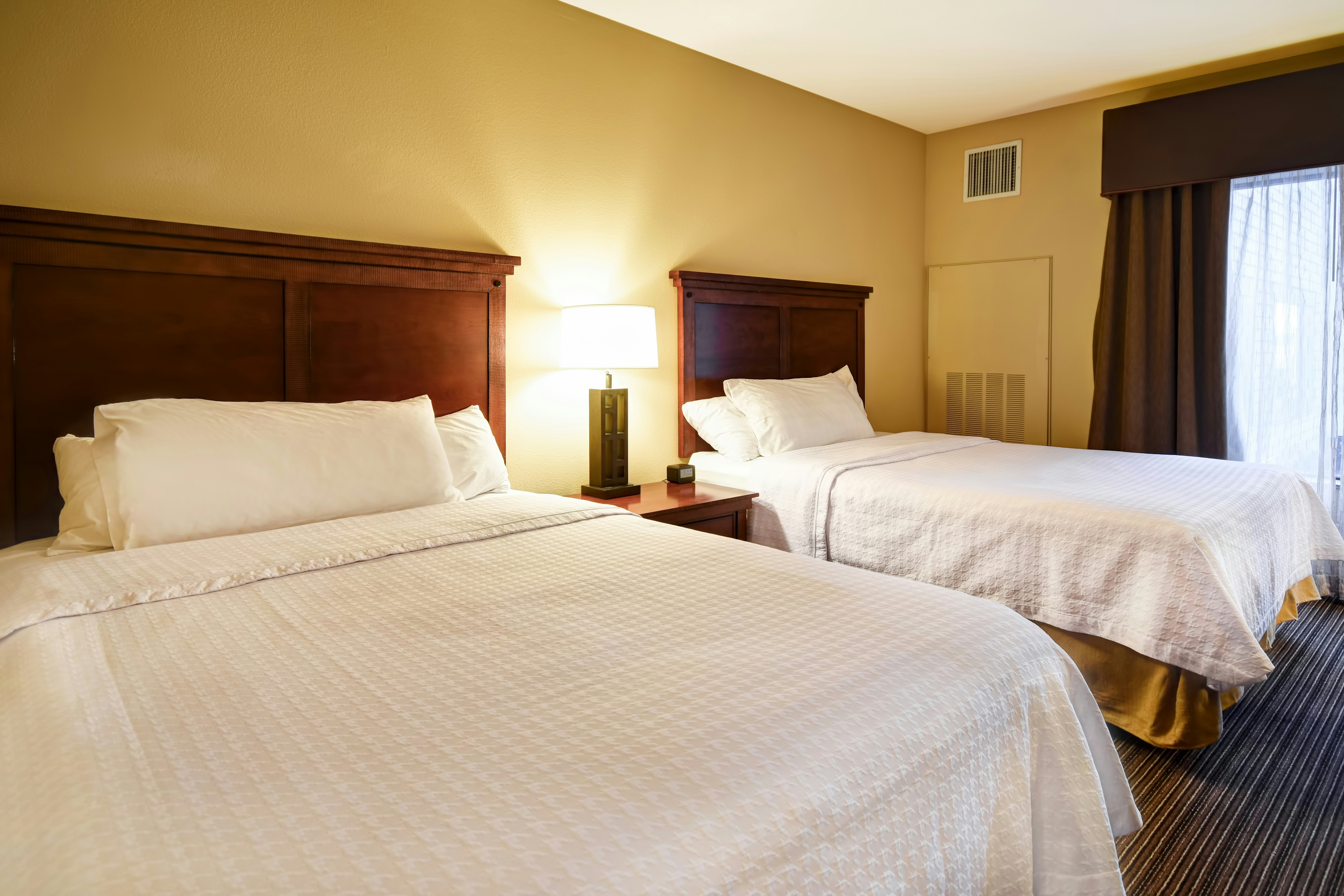 Suite, 2 Queen Beds, Accessible