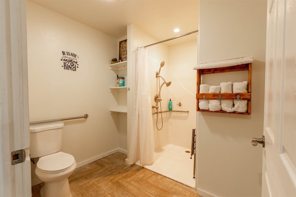 Hurricane Hideaway Lodging 30/46