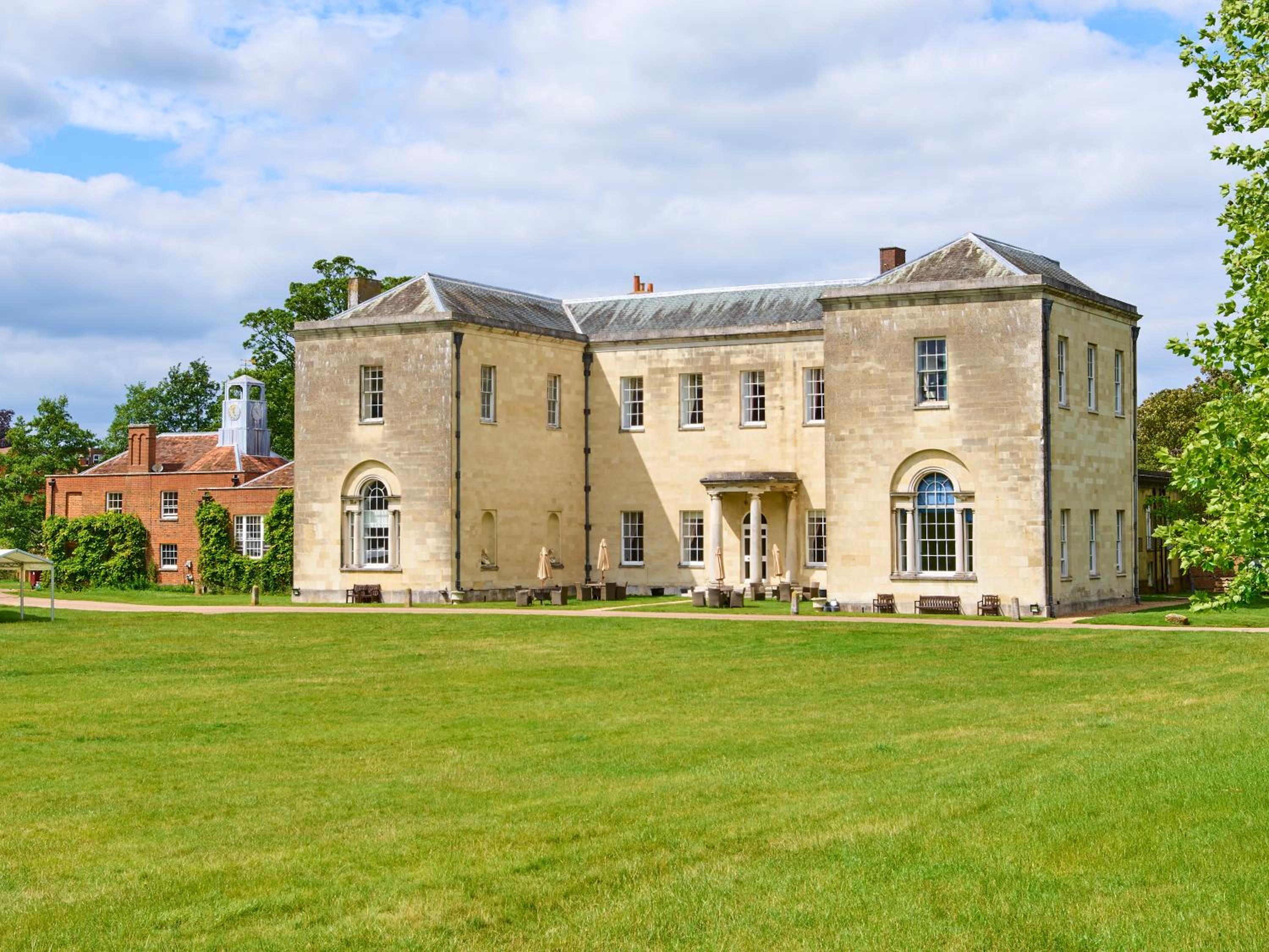 Hitchin Priory 67/71