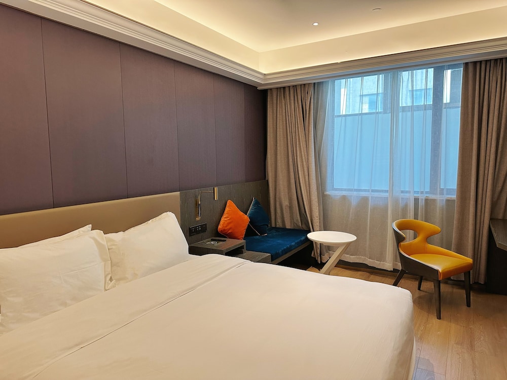 STANDARD, KING BED