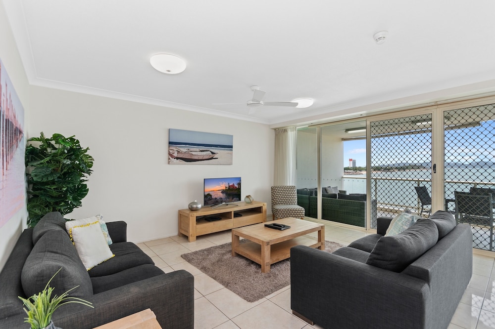 MARINERS NORTH HOLIDAY APARTMENTS 53/77