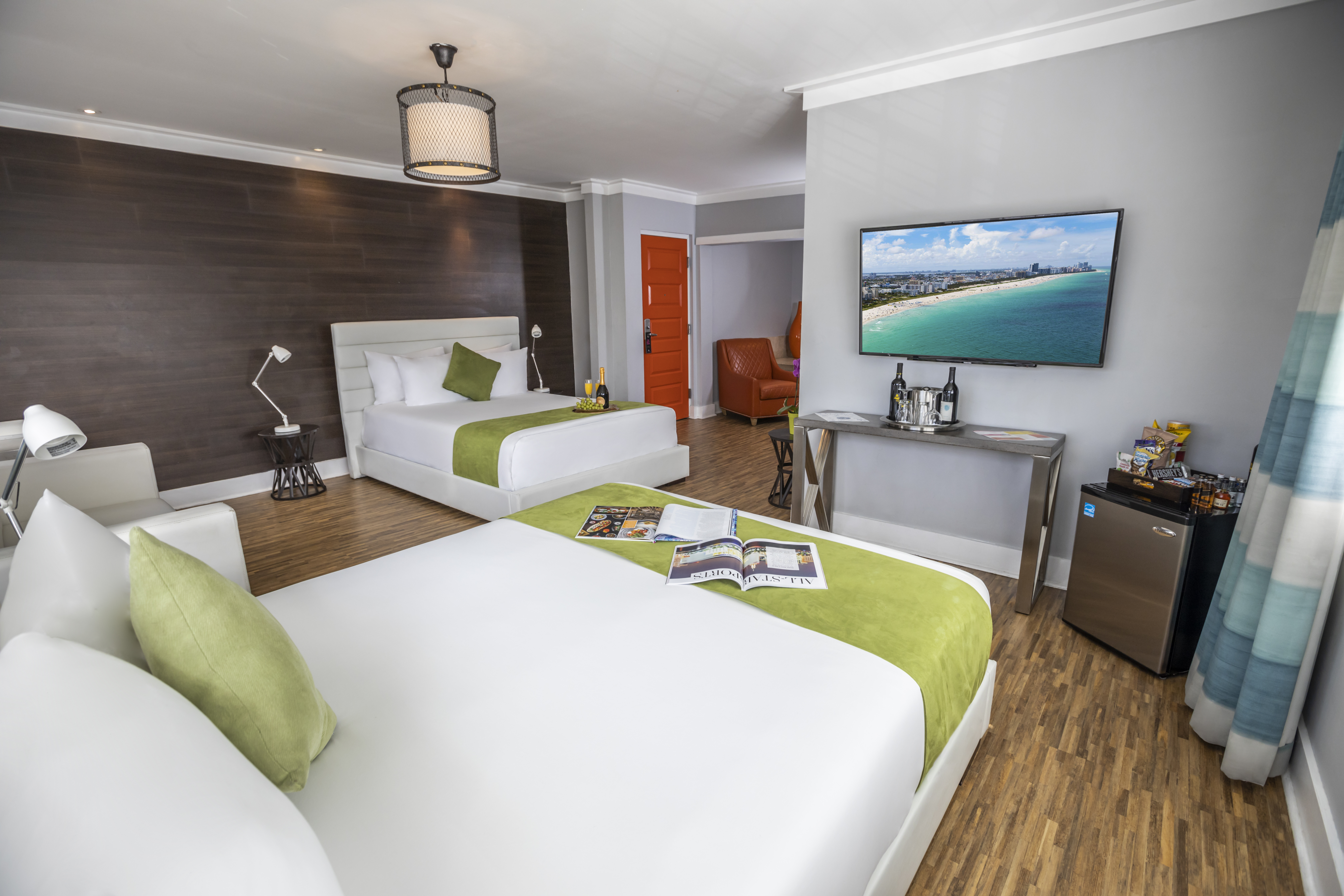 JUNIOR SUITE, 2 QUEEN BEDS