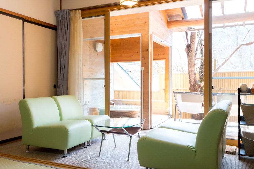 Nakaoyama Onsen Shosenkaku 31/50