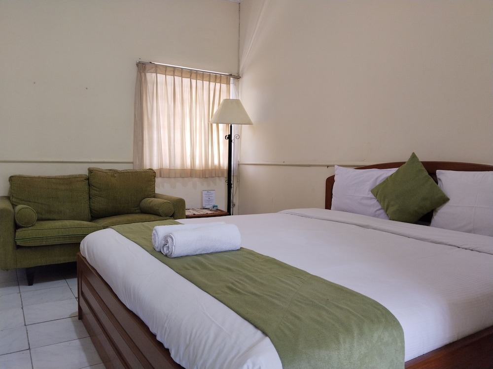 The Garden Family Guest House 20/50