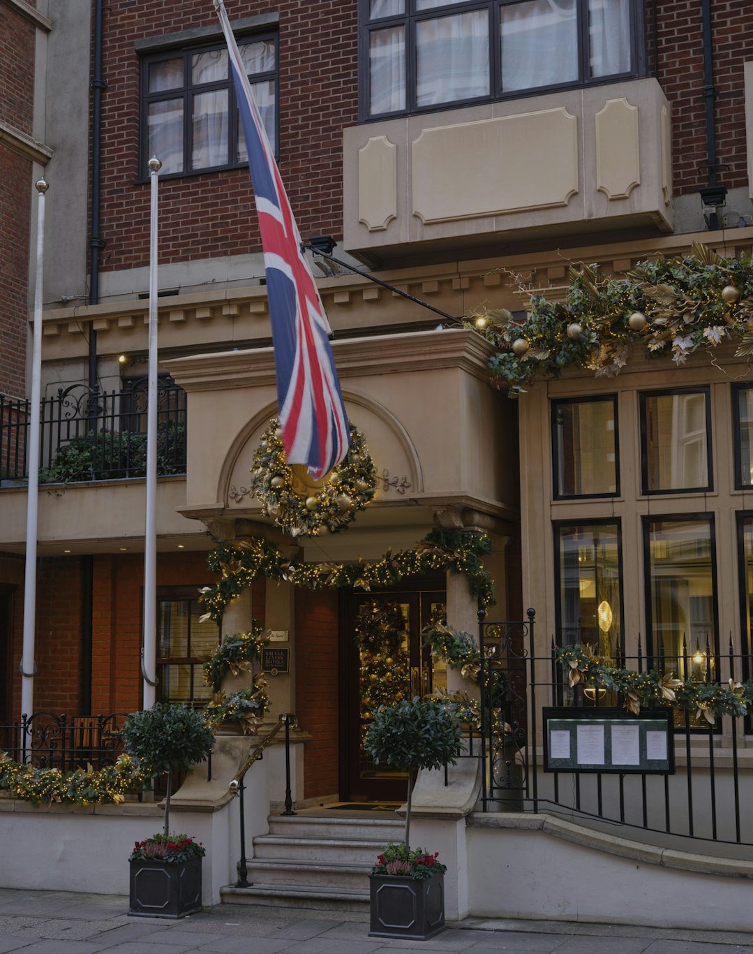 The Capital Hotel Apartments And Townhouse 3/83