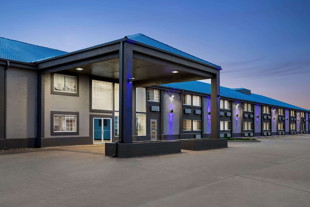 Baymont by Wyndham Blackwell I-35 68/71