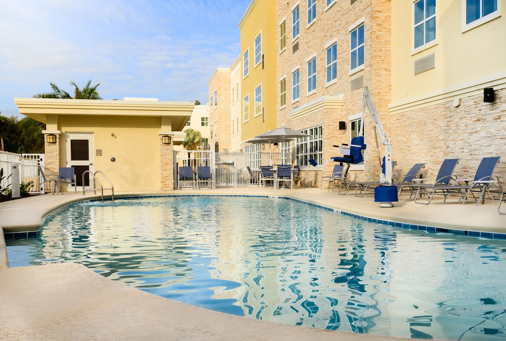 Staybridge Suites Vero Beach, an IHG Hotel 5/76