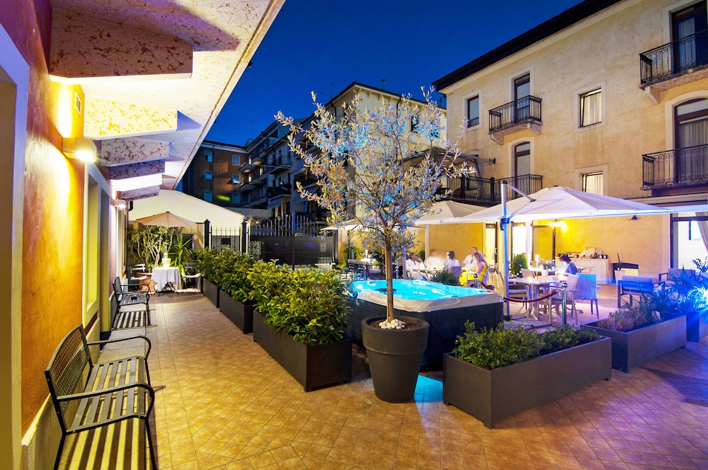 Albergo Fontana 69/71