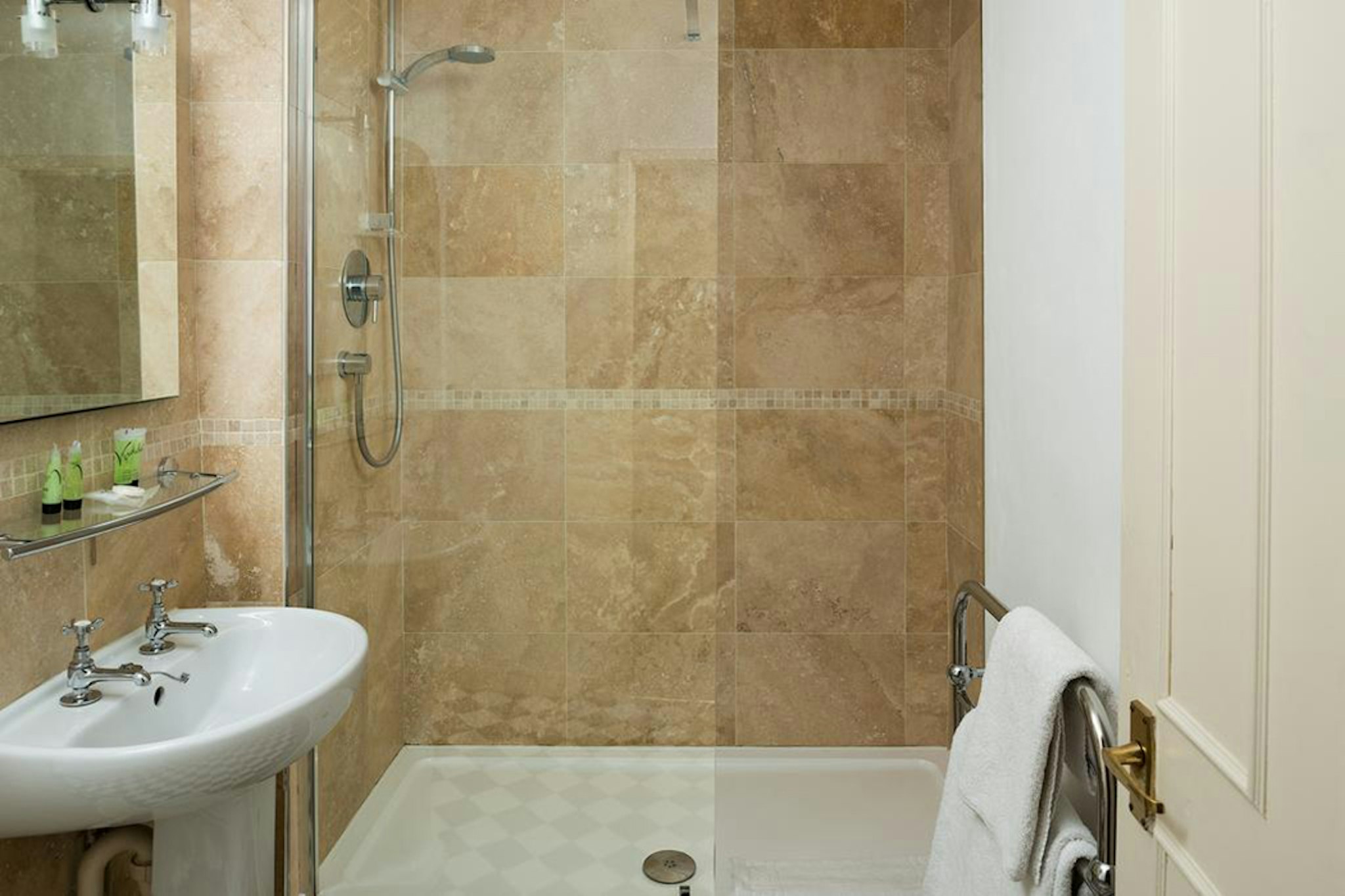 Marlborough Arms Hotel 34/41