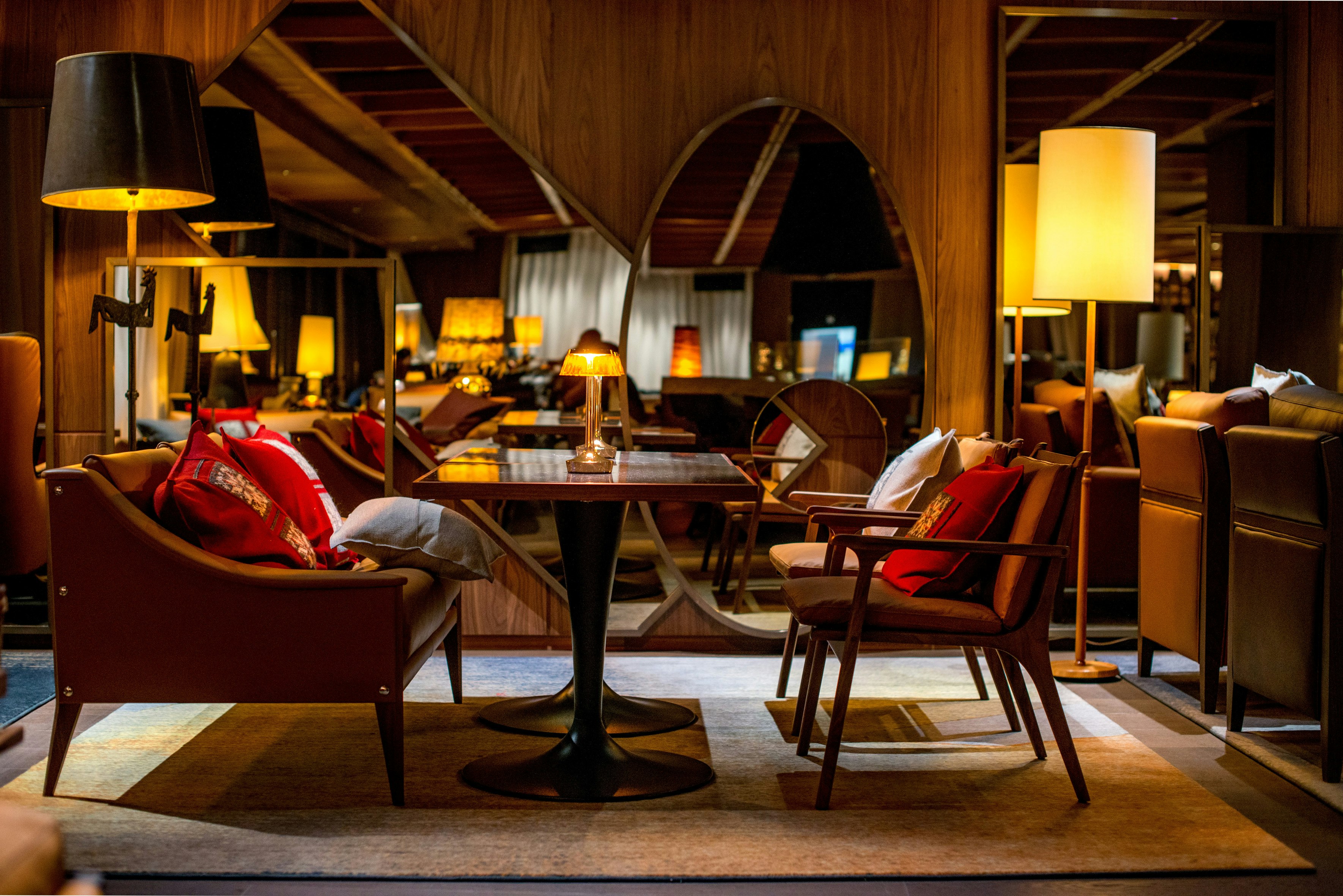 Schweizerhof Zermatt Hotel 74/81