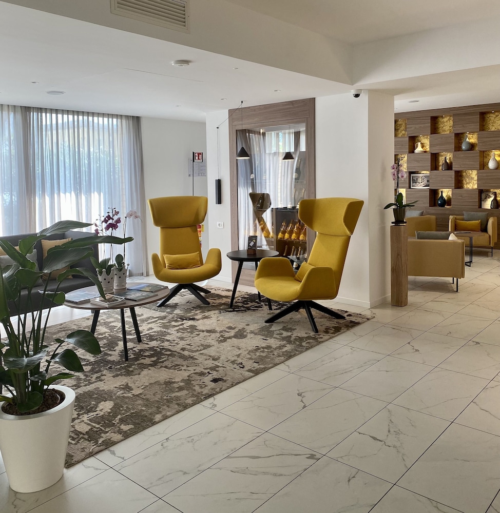 Solho Hotel 25/49
