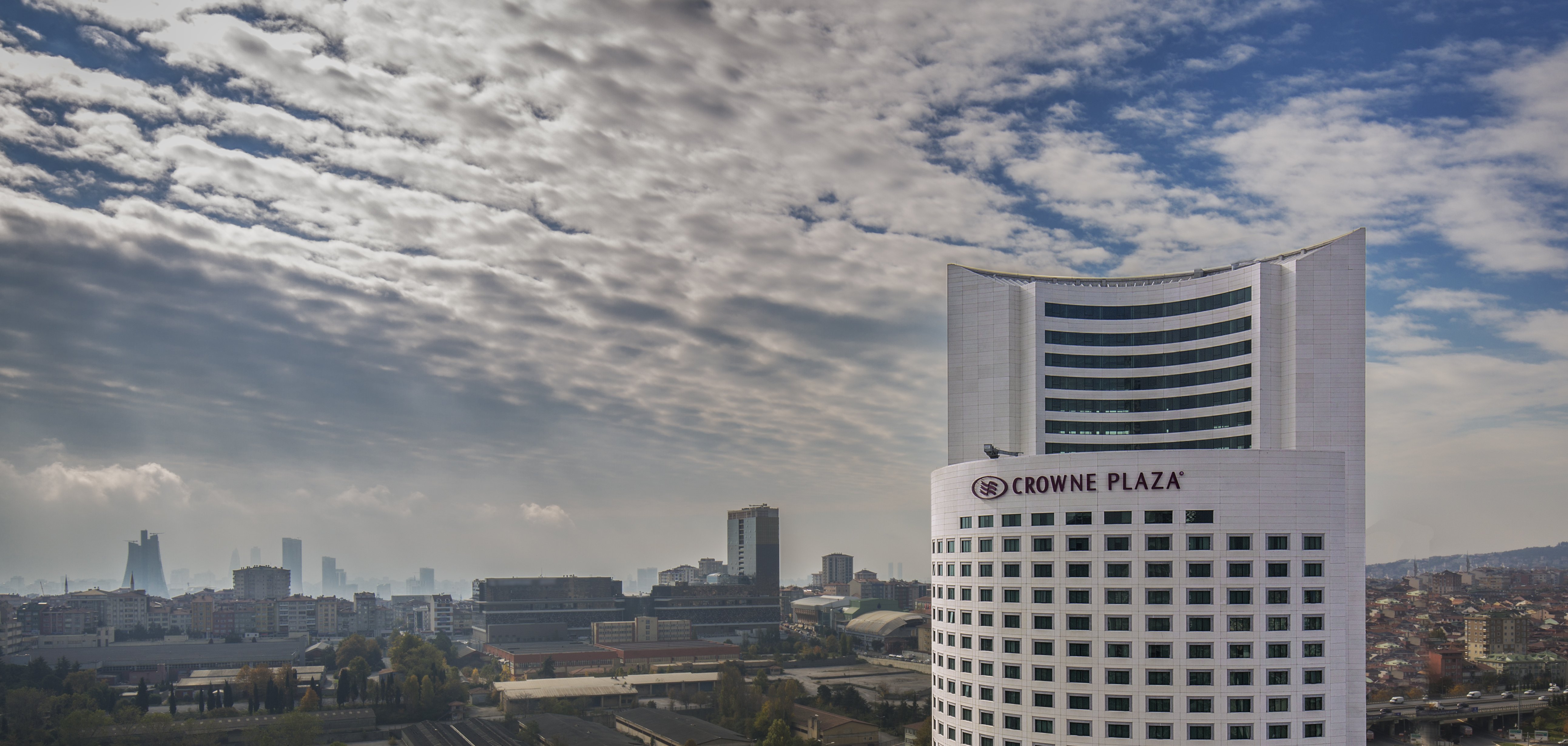 Crowne Plaza Istanbul Oryapark 75/76