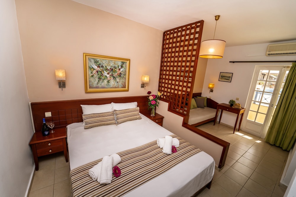 DOUBLE ROOM SUPERIOR