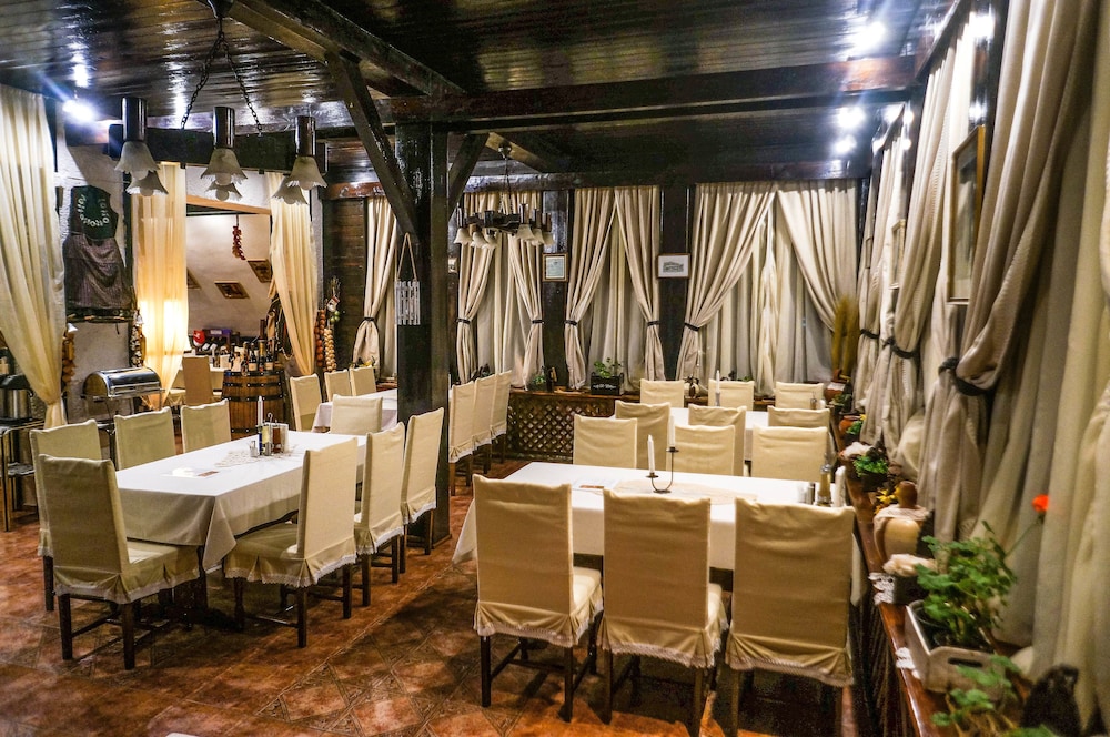 restaurant cafeteria