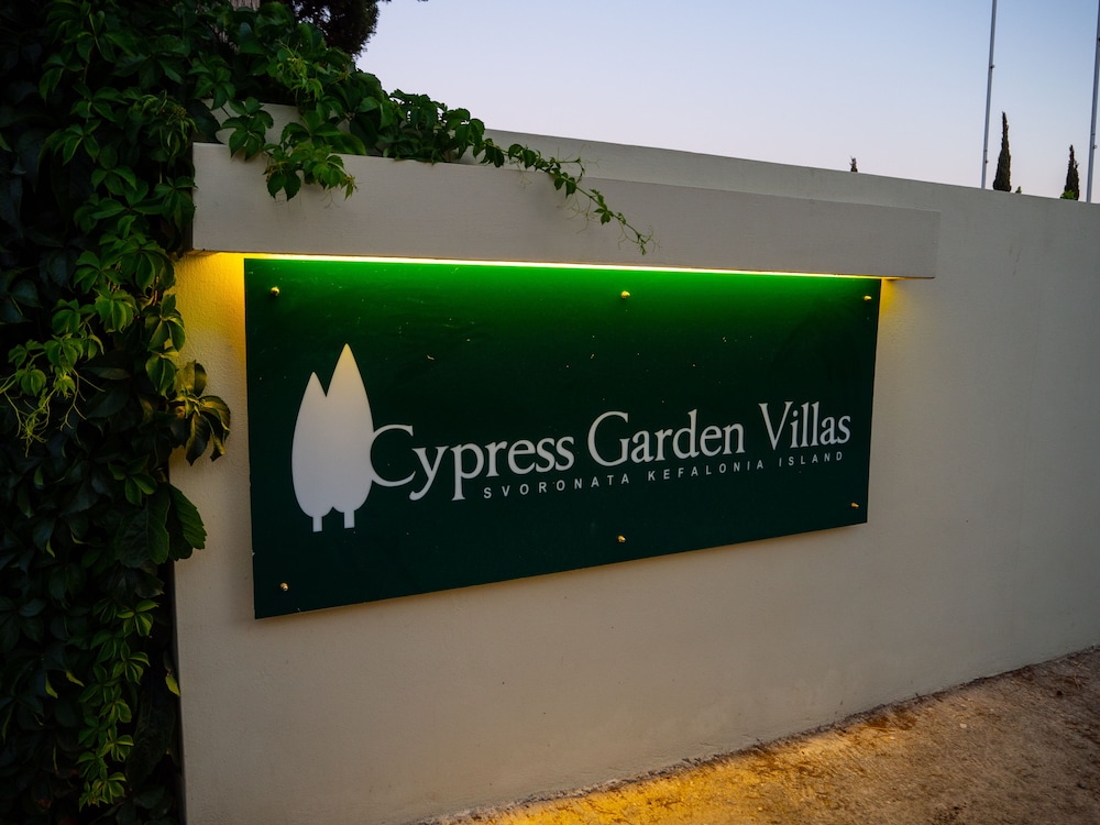 Cypress Garden Villas 1/50