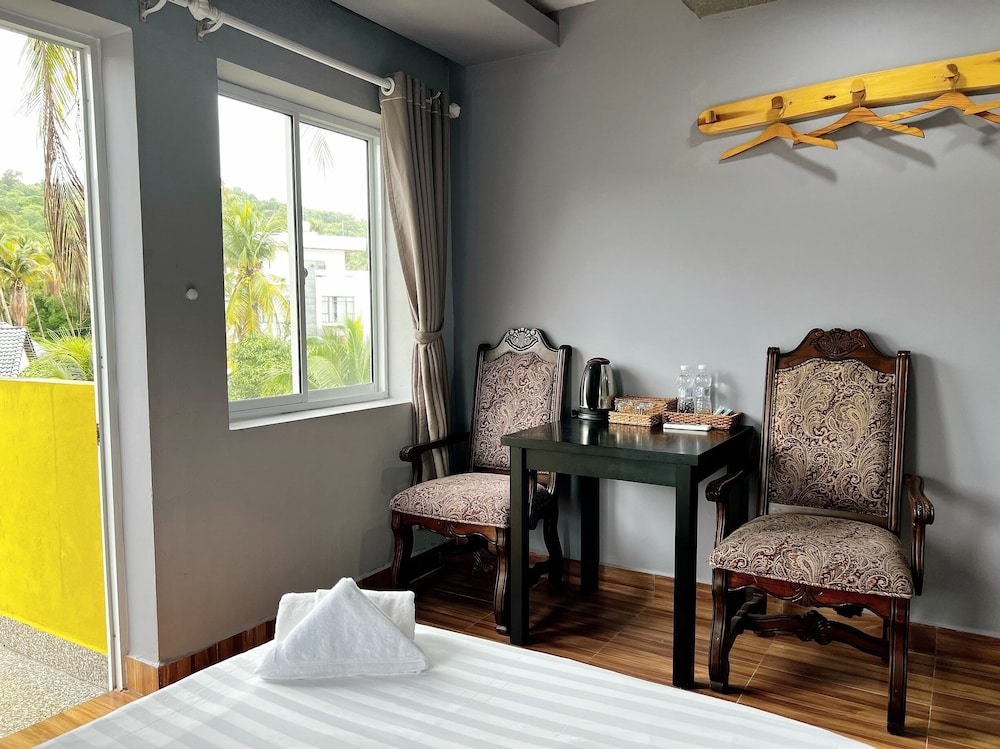 Coco Valley Hotel & Restaurant 44/64