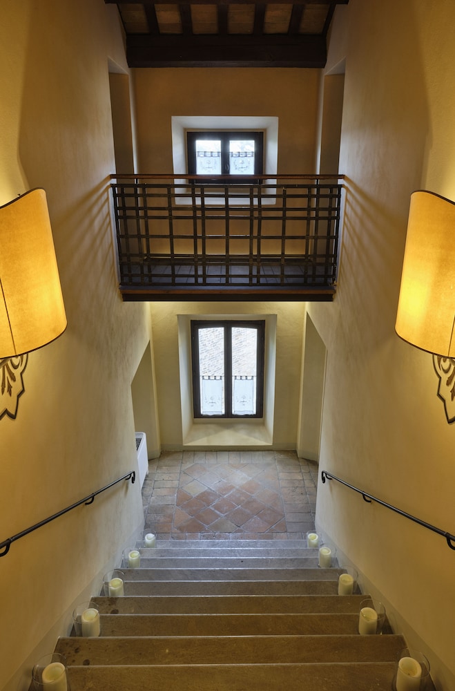 Castello Di Montegridolfo Spa Resort 49/89