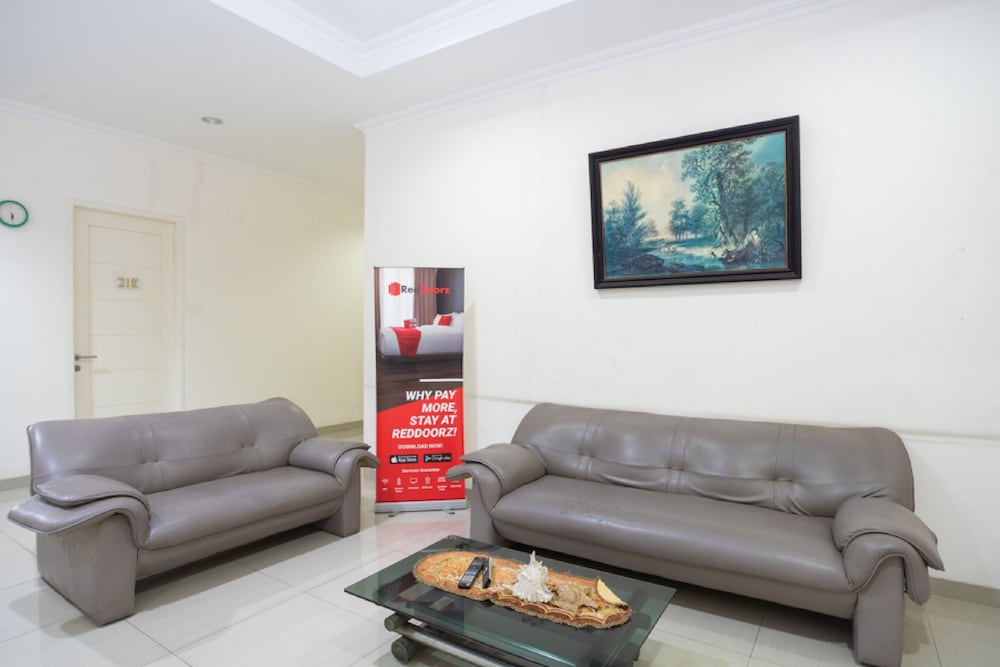 Reddoorz Near Siloam Karawaci 22/27