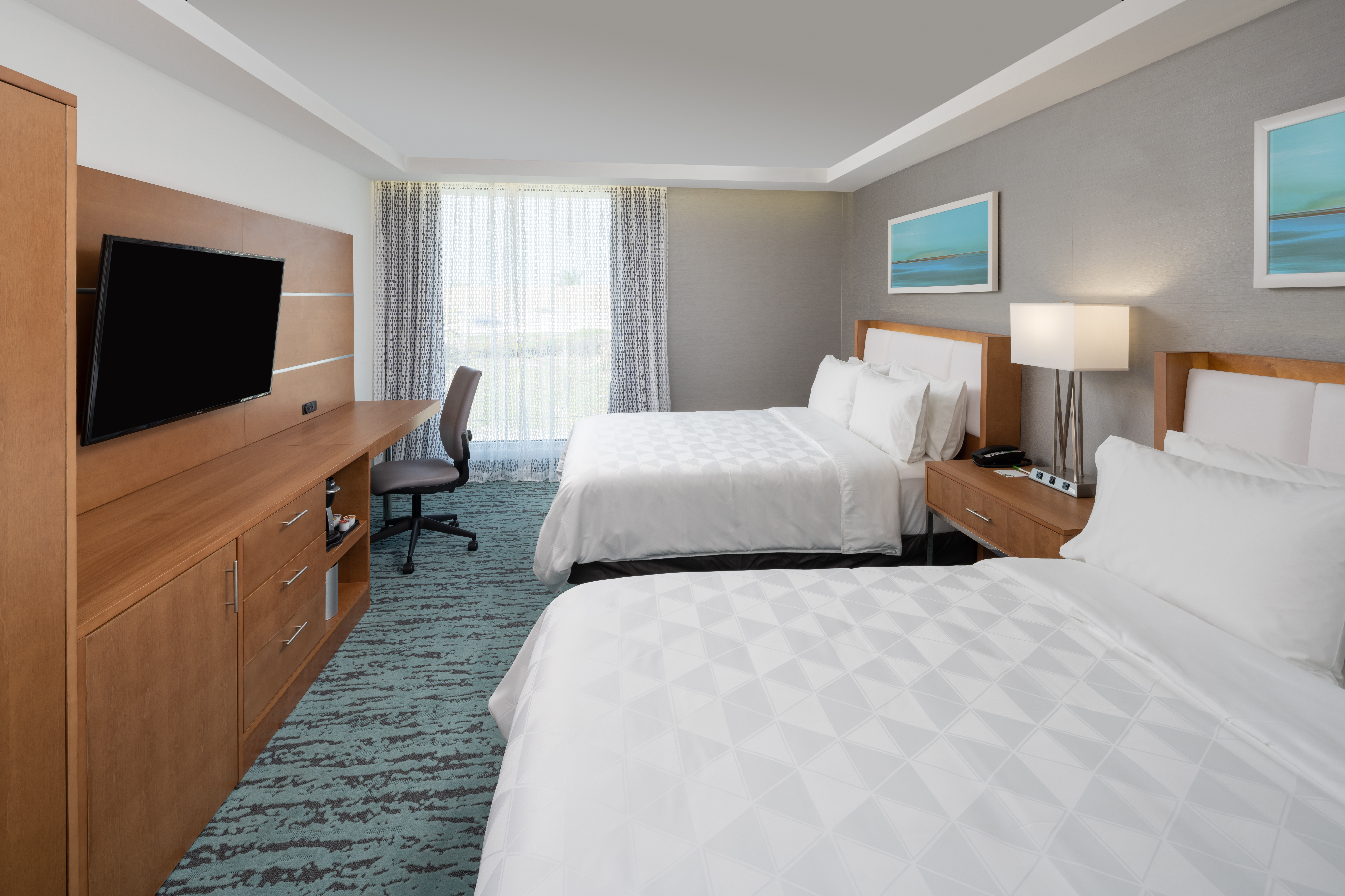 غرفة قياسية بسريرين كوين، DoubleTree by Hilton Miami North I-95 2/4