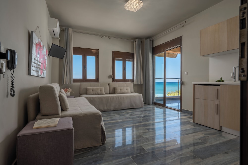 Alkioni By The Sea 40/58