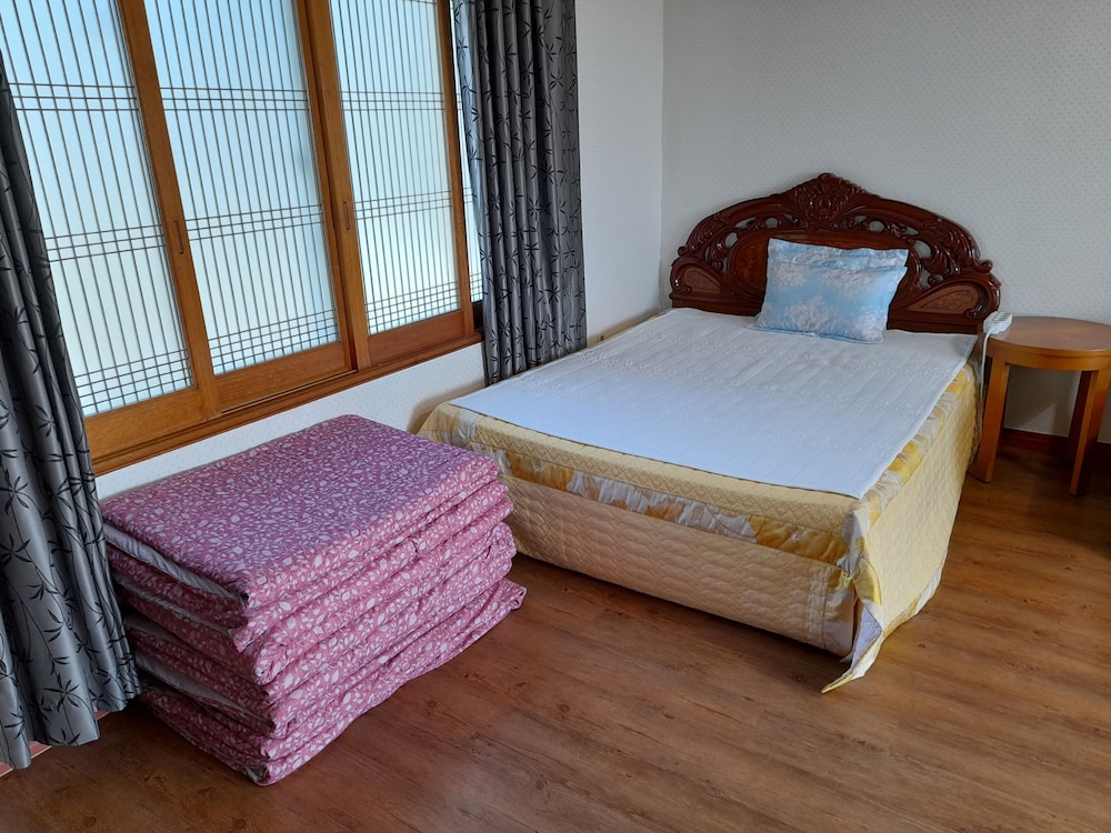 DELUXE, STUDIO, 15 PYEONG